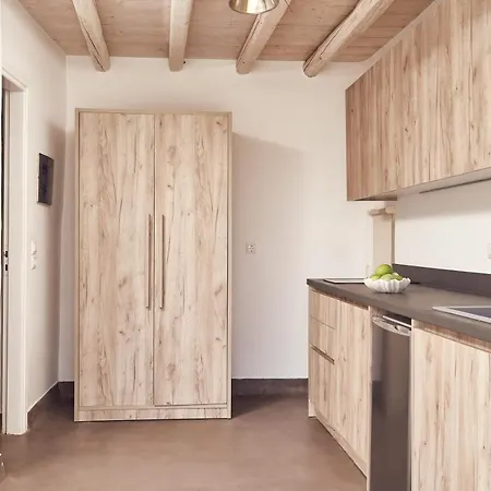 Petrolefko By Ethos Hospitality * Орнос